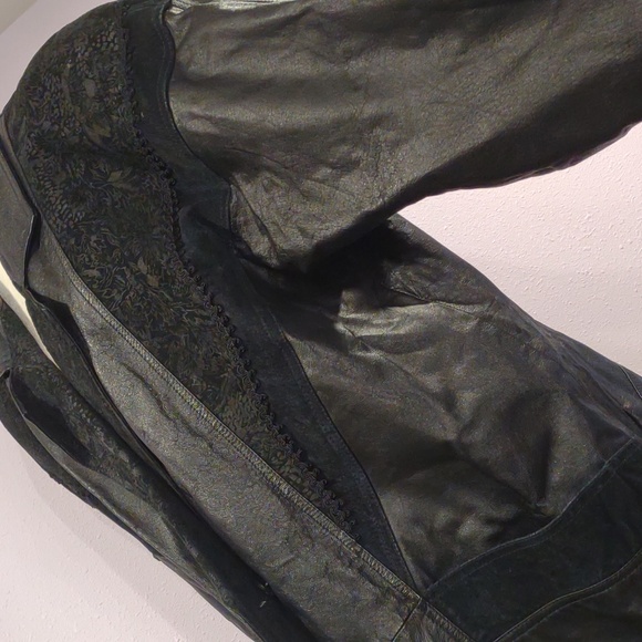 Large Black Leather Marco Morani Trenchcoat - Picture 7 of 9